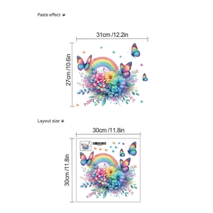 Détail de stickers muraux arc-en-ciel papillon montrant l'effet collé et les dimensions