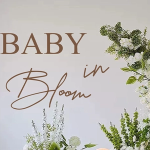 Panneau en bois Baby in Bloom pour décoration de fête prénatale avec fleurs et verdures