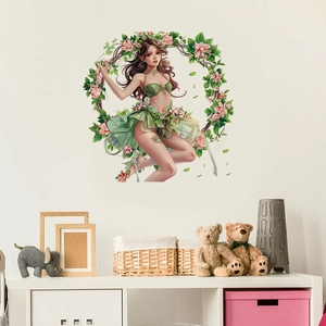Détail du sticker mural elfe fille de forêt avec couronne de fleurs roses sur mur blanc