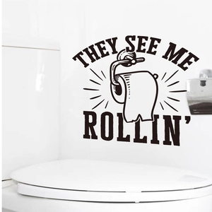 Detail der 'They See Me Rollin' Badezimmer Wandsticker mit Toilettenpapier-Rollen-Icon
