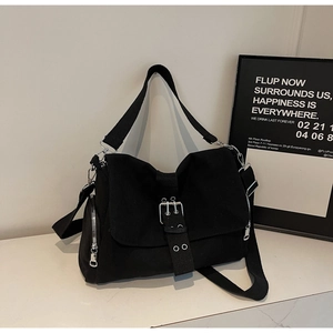 Minimalistische schwarze Canvas-Einkaufstasche mit Klappe und Doppel-Schnallenriemen