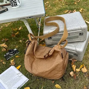 Sac à Épaule Léger en Nylon à Carreaux pour Femmes Casual Grande Capacité Sac Bandoulière Tote pour Voyage Quotidien Extérieur