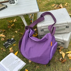 Sac fourre-tout en toile à carreaux violets avec bandoulière réglable en plein air