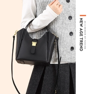 Sac Seau pour Femme en Cuir de Haute Qualité Motif Litchi Boucle Dorée Sac à Main Bandoulière pour Le Quotidien Mode