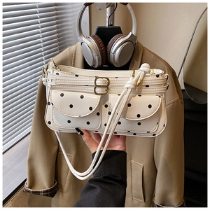 Vintage Polka Dot Umhängetasche Für Damen PU Leder Unterarm Baguette Tasche Mit Herzanhänger Retro Satteltasche Crossbody