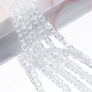 Transparente facettierte 2mm Glasperlen in Würfelform für DIY Schmuckdesign