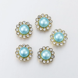 Cinq perles strass tournesol dorées avec centre bleu clair pour création de bijoux DIY