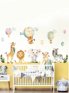 Détail de stickers muraux animaux de la forêt à l'aquarelle avec girafes et lions pour crèche