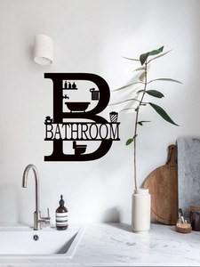 Detailliertes schwarzes Wandtattoo mit Badezimmer-Schriftzug und Hygiene-Silhouetten
