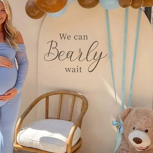 Sticker mural We Can Bearly Wait pour baby shower avec décorations d'oursons