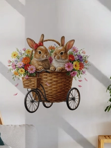 Dettaglio di adesivi murali con coniglietti pasquali e cesto di fiori su parete