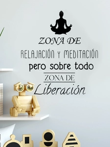 Detailed wall decal featuring a yoga silhouette and Spanish motivational meditation text