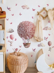 Details von rosa Blumen-Heißluftballon und Kaninchen-Wandaufklebern für Kinderzimmer