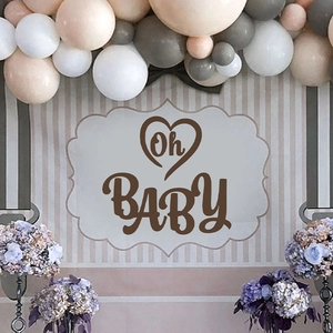 Toile de fond Oh Baby avec arche de ballons et décor floral pour fête prénatale