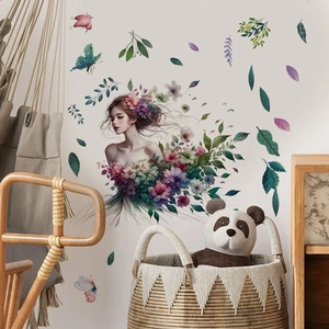 Sticker mural fille aux fleurs avec papillons et pétales violets pour décor de chambre