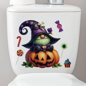 Adesivo WC Halloween con gnomo barba verde su zucca e cappello da strega viola