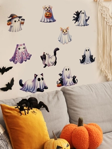 Dettaglio di adesivi murali con gatti e cani fantasma per decorazioni di Halloween in casa