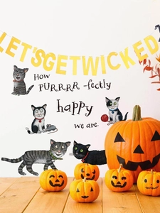 Detailed Halloween wall decal featuring cartoon cats and festive pumpkin decorations