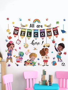 Détail de stickers muraux colorés pour classe avec motifs enfants et message de bienvenue