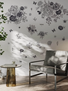 Sticker mural style croquis avec pivoines et papillons sur un mur blanc pur