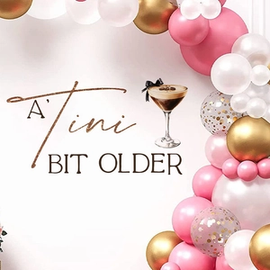 Kit arche de ballons rose et doré avec décoration murale Martini A Tini Bit Older