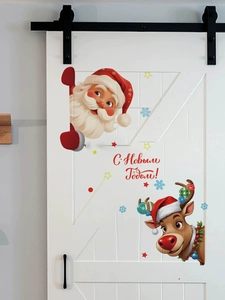Détail d'autocollant mural Père Noël et renne avec texte russe de Nouvel An sur porte