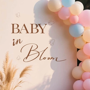 Sfondo Baby in Bloom con arco di palloncini e farfalle per festa di rivelazione genere