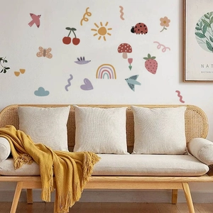 Bunte Wandaufkleber mit Tieren und Pflanzen für das Kinderzimmer in Wohnumgebung
