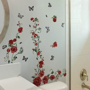Adesivi murali con rose rosse e farfalle per la decorazione della parete del bagno