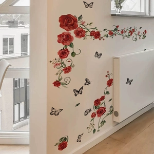 Adesivi murali con rose rosse e farfalle per decorazioni domestiche su pareti