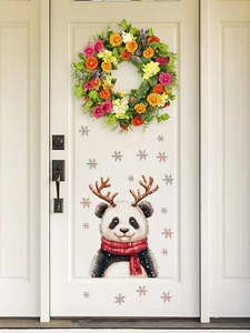 Detail von Weihnachts-Panda-Wandtattoo mit Rentiergeweih und Schneeflocken auf Tür