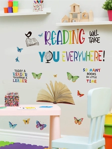 Détail de l'autocollant mural PVC avec papillons et texte 'READING WILL TAKE YOU EVERYWHERE'