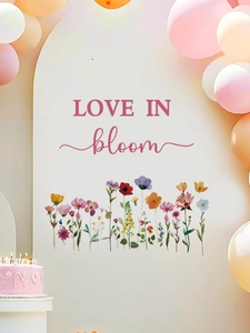Détail du sticker mural fleuri LOVE IN bloom avec fleurs de jardin peintes à la main