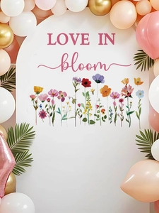 Détail du sticker mural Love in Bloom avec des illustrations florales à l'aquarelle