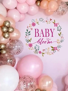 Dettaglio decorazione Baby in Bloom con arco di palloncini rosa e oro per feste