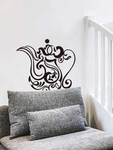 Détail de l'autocollant mural théière arabe noire créative sur un fond de salon