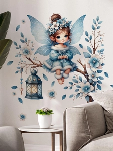 Detail der blauen Fee Wandtattoo mit Blumen und Straßenlaterne an einer Wohnzimmerwand