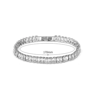 Bracciale in argento con zirconi rettangolari e chiusura a scatola, lungo 170mm