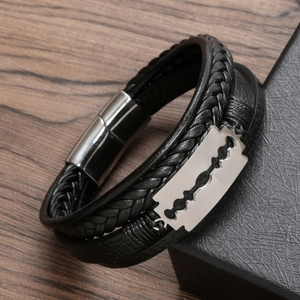 Herren Lederarmband im Punk-Stil mit Edelstahl-Rasierklinge und Magnetverschluss