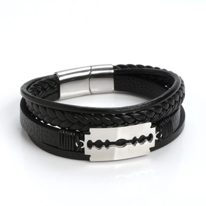Mehrlagiges Punk-Lederarmband für Herren mit Edelstahl-Rasierklingen-Anhänger