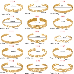 Varietà di bracciali rigidi dorati regolabili in acciaio inossidabile placcato oro 18K con misure