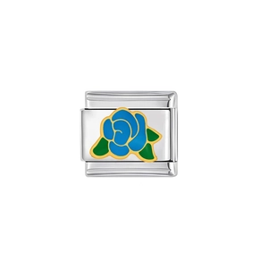 Detail eines silbernen Modul-Charms mit blauer Emaille-Rose und Goldkontur