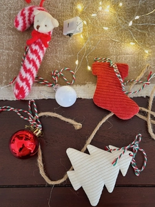 DIY Christmas tree decoration set with knitted bear pendants and warm LED string lights