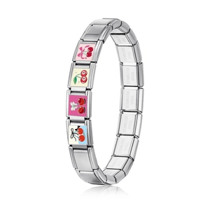 Detail eines modularen italienischen Edelstahl-Armbands mit Kirsch- und Schleifen-Emaille