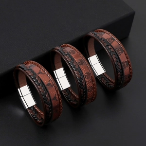 Herren Vintage Mehrlagiges Geflochtenes Lederarmband Mit Legierung Magnetverschluss Totenkopf Lebensbaum Stierkopf Punk Schmuck