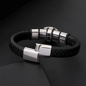 Bracciale da uomo in pelle nera intrecciata con perline in acciaio inossidabile e chiusura