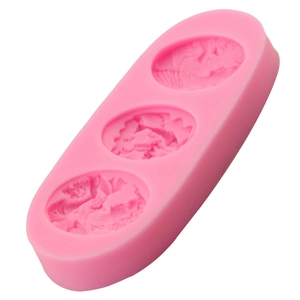 Stampo in silicone rosa per fondant con 3 cavità e motivi floreali a rilievo