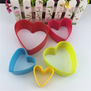 5pcs heart shaped plastic cookie cutters in vibrant colors for fondant and baking