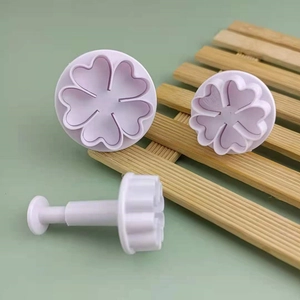 3pcs lavender heart-shaped flower spring plunger molds for fondant cake decorating