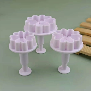 3pcs set of light purple heart-shaped flower spring plunger cutters for cake decorating